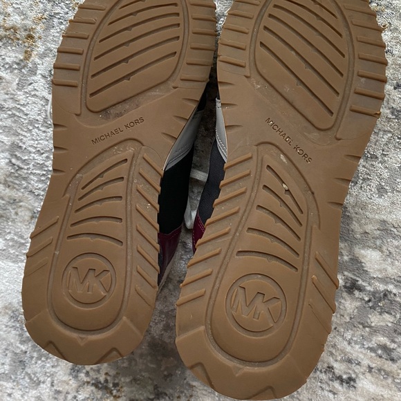 Micheal Kors sneakers M 8.5 - Picture 3 of 8